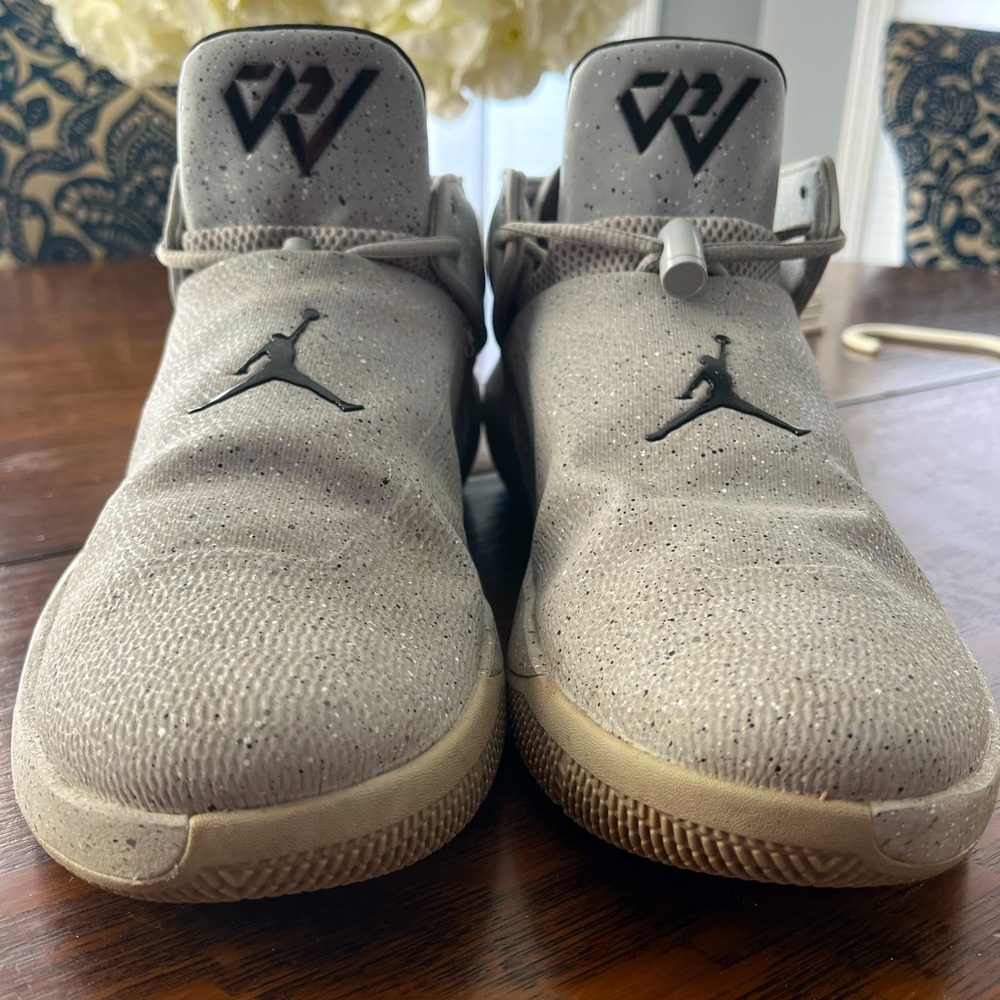 Jordan Why Not Zer0.1 Low Size 10.5 Light grey smoke